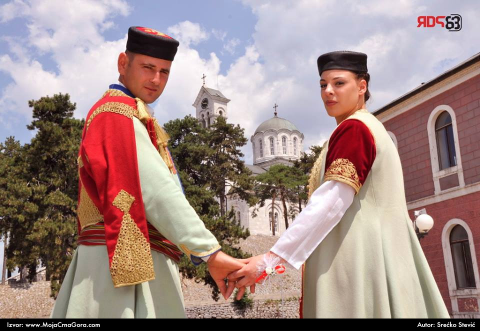 Mladenci u crnogorskoj narodnoj nošnji - Moja Crna Gora.