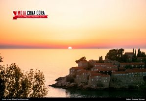 Sveti Stefan: Novembarski zalazak